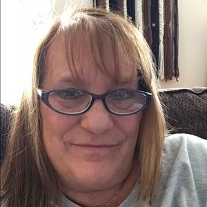Meet your Posher, Cynthia